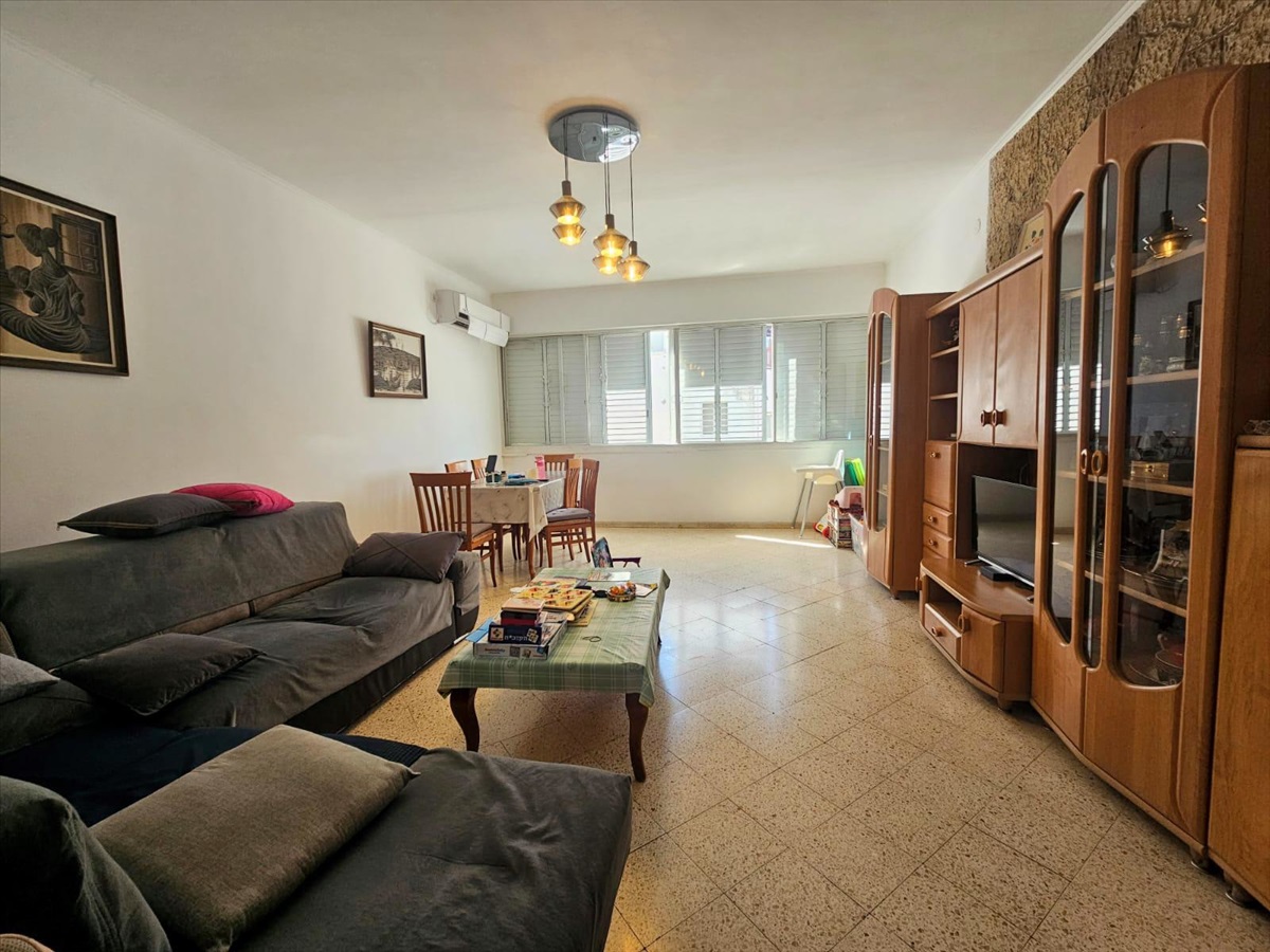 תמונה 1, דירה 4 חדרים למכירה בחיפה, אבן גבירול, אדר