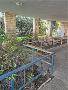 דירה למכירה 4 חדרים בקרית מוצקין  לשדרות וייצמן 