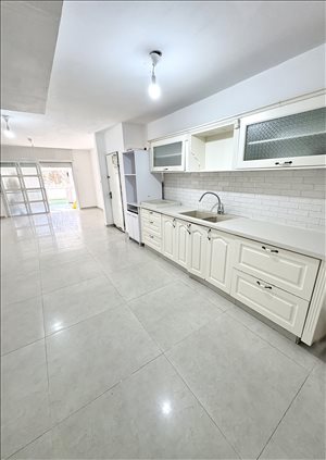 דירת גן למכירה 4.5 חדרים במגדל העמק שביל הנרקיס 