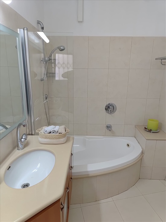 תמונה 8 ,דירה 3.5 חדרים למכירה בהיפה, תאשור , ורדיה