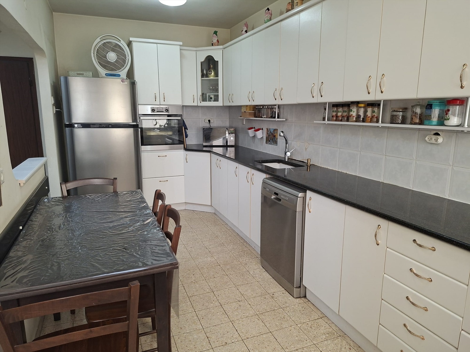 תמונה 3, דירה 4 חדרים למכירה בחולון, נס ציונה, קרית העבודה