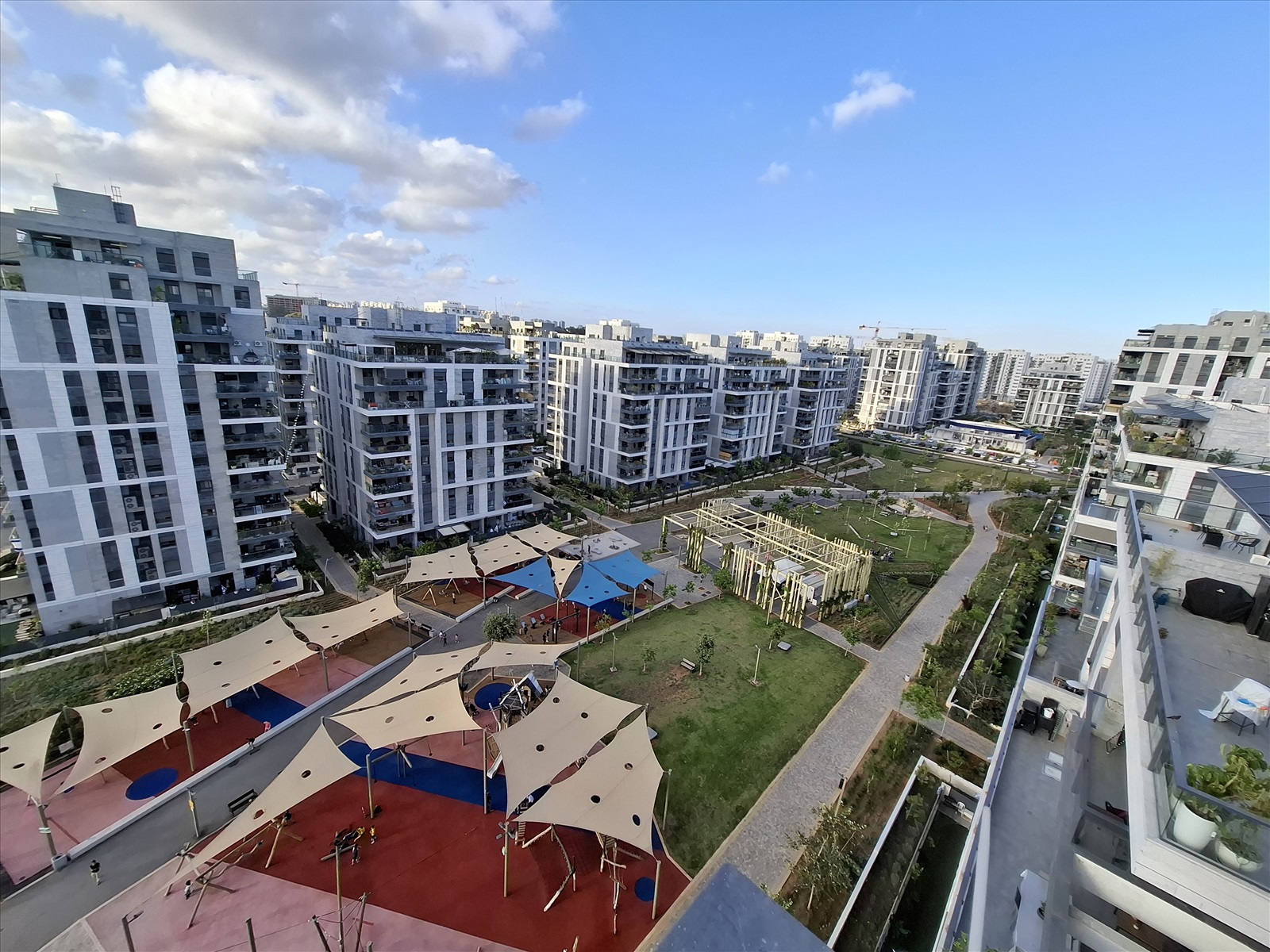 תמונה 1, מיני פנטהאוז 5 חדרים למכירה באור יהודה, כנען, בית בפארק