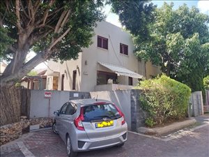 דו משפחתי למכירה 5 חדרים בכפר סבא הפורצים 