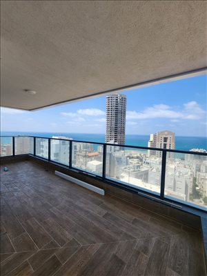 מיני פנטהאוז למכירה 4 חדרים בנתניה אוסישקין 