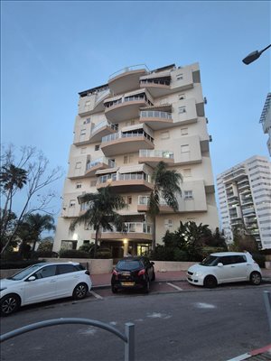 דירה למכירה 4 חדרים ברחובות זכריה חתוכה 