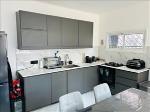 דירה למכירה 3 חדרים בנתניה שדרות חיים וייצמן צפון 