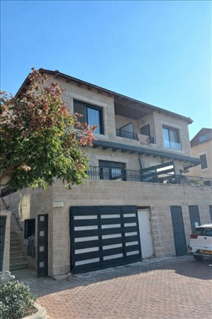 דו משפחתי למכירה 6 חדרים בצור הדסה מרווה 
