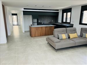 מיני פנטהאוז למכירה 4.5 חדרים במעלות תרשיחא צופית 