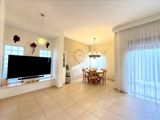 תמונה 2 ,דו משפחתי 5.5 חדרים למכירה בבית חשמונאי, העינב, הרחבה