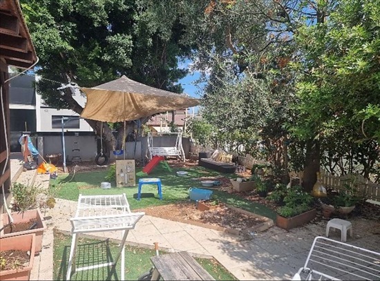 תמונה 5 ,דו משפחתי 5 חדרים למכירה בכפר סבא, הפורצים, שיכון ותיקים