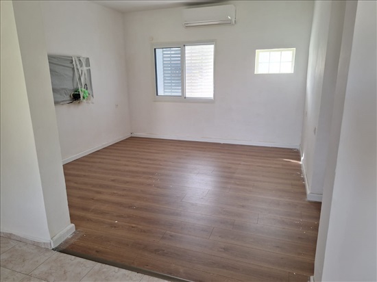 תמונה 5 ,בית פרטי 4.5 חדרים למכירה בכפר מסריק, אורן, מול השדות