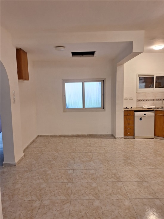 תמונה 6 ,בית פרטי 4.5 חדרים למכירה בכפר מסריק, אורן, מול השדות