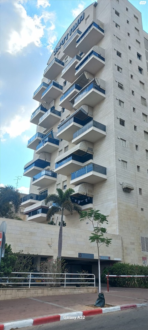תמונה 1 ,דירה 5 חדרים למכירה בראשון לציון, הרב מיימון , כרמים