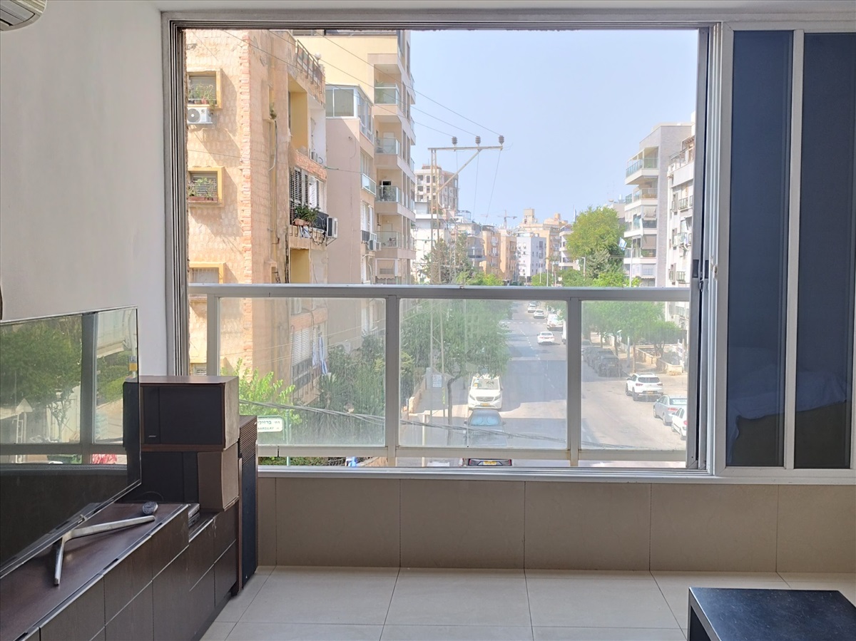 תמונה 1, דירה 4 חדרים למכירה בבת ים, השר ברזילי, דרום מערב ותיק 