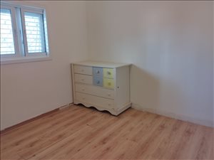 דירה, 4 חדרים, השר ברזילי, בת ים  