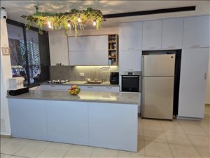 דירה למכירה 3.5 חדרים בבת ים בר יהודה 