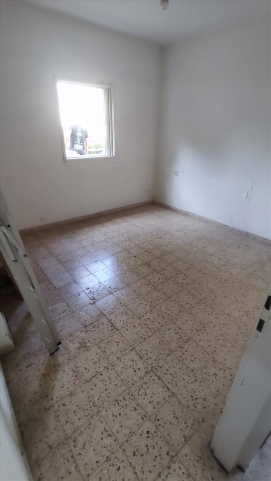 תמונה 5 ,דירת גן 5.5 חדרים למכירה בעמנואל, הבעש''ט, כ