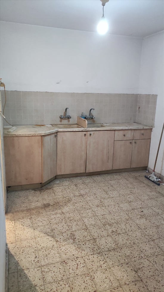תמונה 2 ,דירת גן 5.5 חדרים למכירה בעמנואל, הבעש''ט, כ