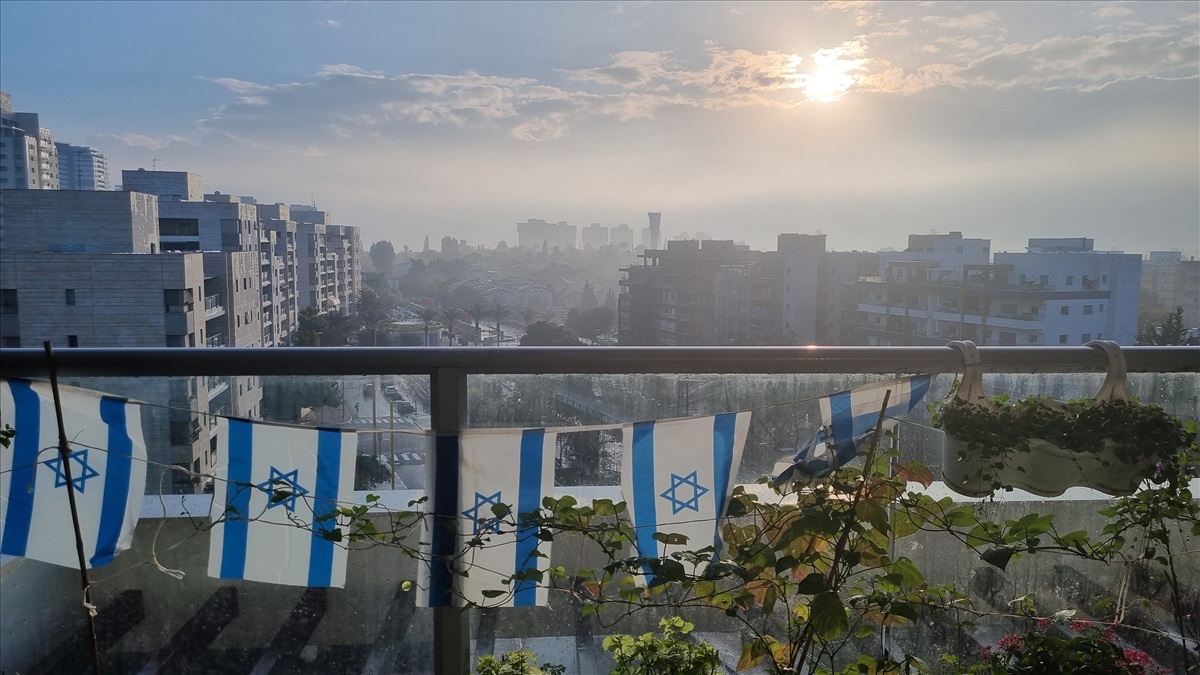 תמונה 1, דירה 5 חדרים למכירה בגני תקווה, דרך המשי, גנים