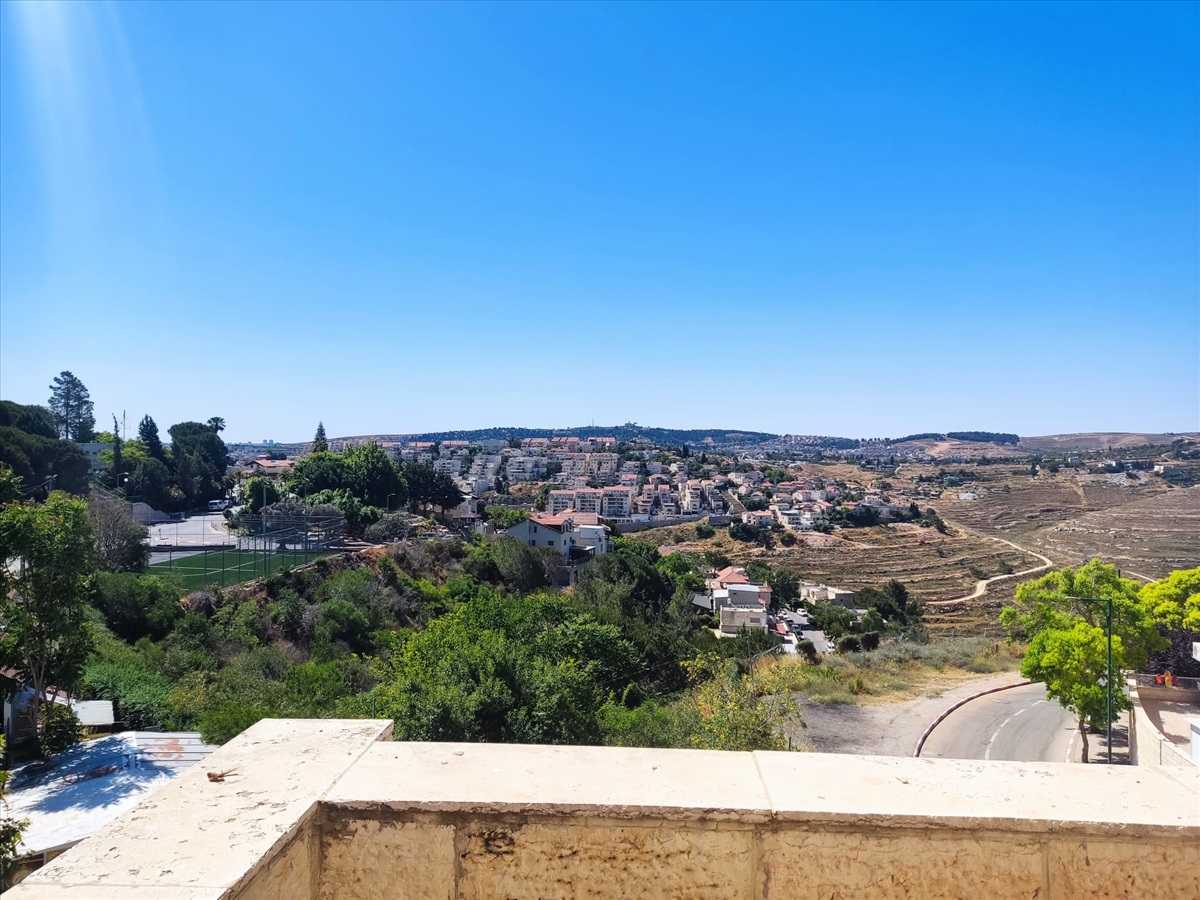 תמונה 1, דירה 4 חדרים למכירה בגבעת זאב, רקפת, משהב