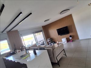 דירה למכירה 4 חדרים בצור יצחק נחל צלמון 