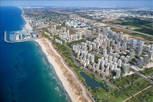 מגרש למגורים למכירה 1 חדרים בהרצליה דרך אלטנוילנד 
