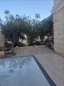 דירת גן למכירה 5.5 חדרים במעלה אדומים העירית צמח השדה 
