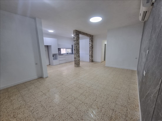 תמונה 2 ,דירה 4 חדרים למכירה בקרית אתא, כצנלסון, מרכז