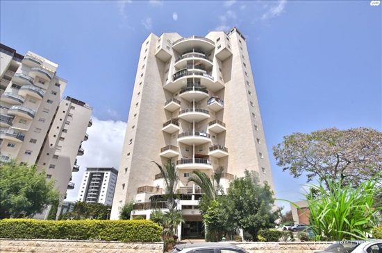 תמונה 1 ,דירה 3 חדרים למכירה בקרית מוצקין, יצחק בן צבי, נווה גנים