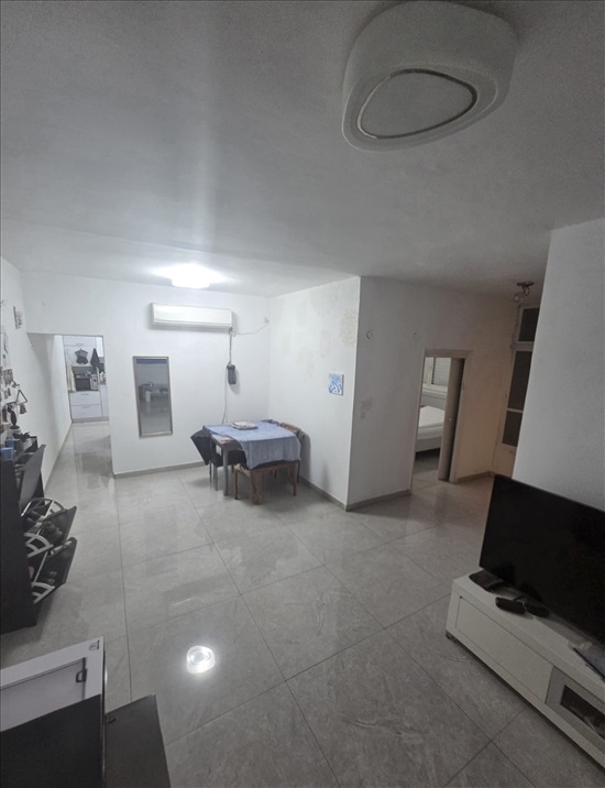 תמונה 2 ,דירה 2.5 חדרים למכירה באזור, קפלן , יצחק שדה 