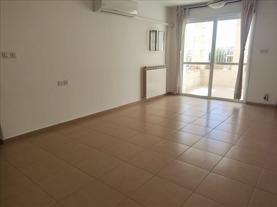 תמונה 2 ,דירה 4 חדרים למכירה בגבעת זאב, רקפת, משה"ב