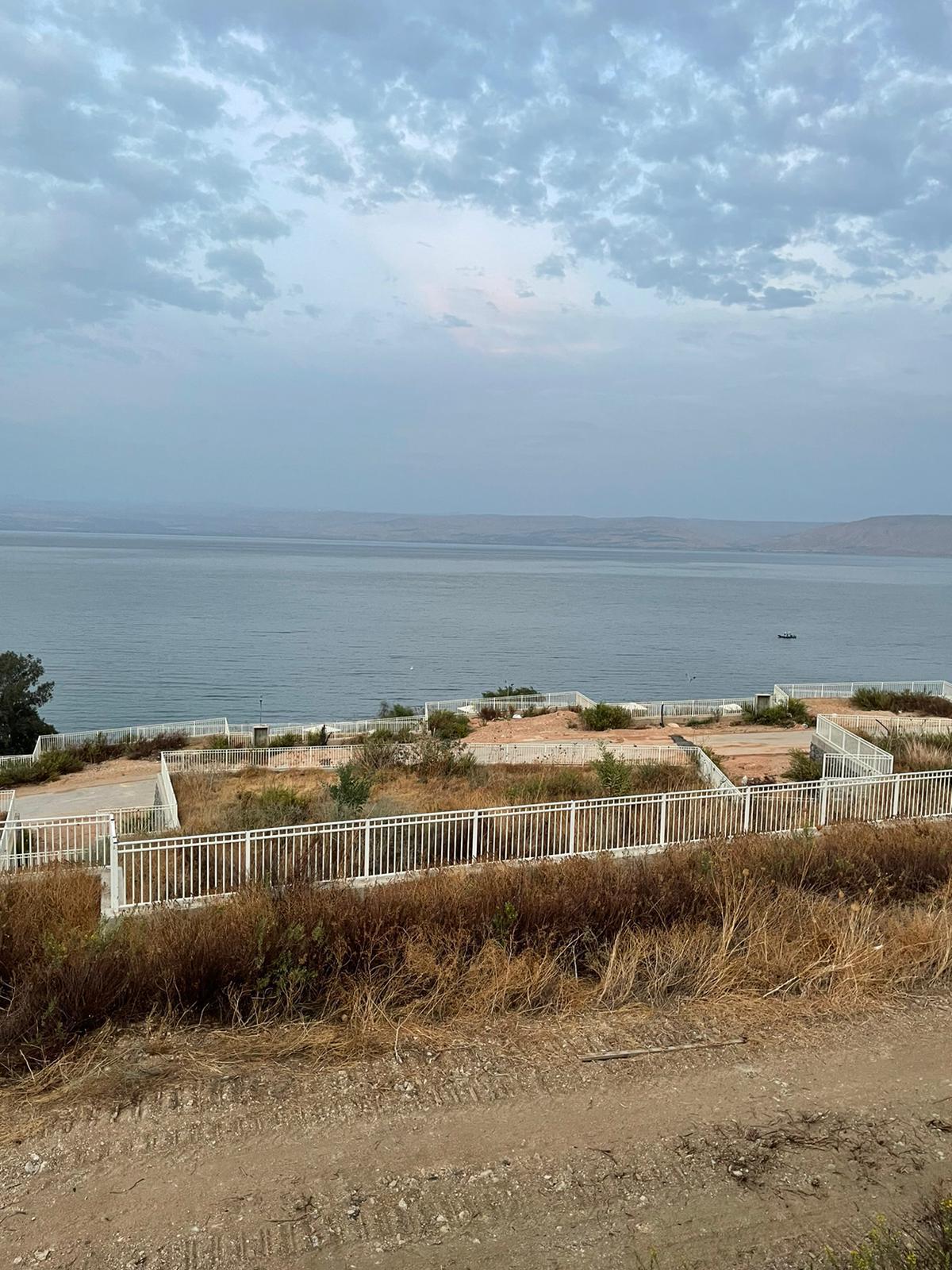 תמונה 1, מגרש למגורים 1 חדרים למכירה בטבריה, אריאל שרון, מול ארבל