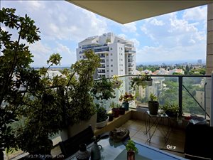 מיני פנטהאוז למכירה 5.5 חדרים בכפר סבא עמנואל זמיר כפר סבא הירוקה ללא תיווך 