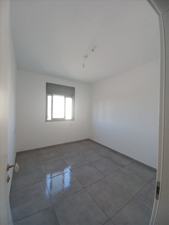 תמונה 4 ,דירה 4 חדרים למכירה בגן יבנה, עופרה 16, גן יבנה מערב חדש