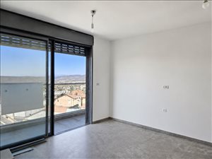 דירה למכירה 4 חדרים בטבריה הקדושים שיכון ג' 