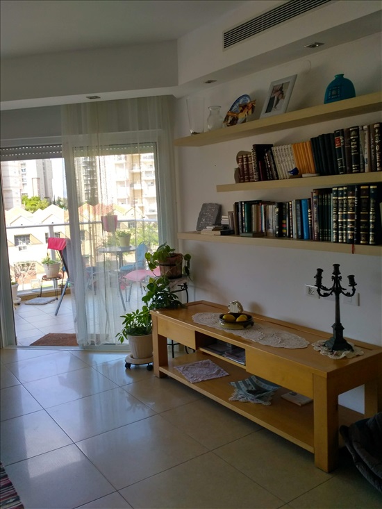 תמונה 1 ,דירה 5 חדרים למכירה בחיפה, הרב אריה לוין, קרית שמואל