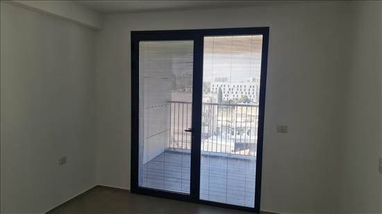תמונה 2 ,דירה 3 חדרים למכירה בחיפה, עין דור, העיר התחתית
