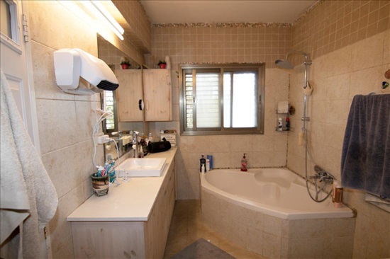 תמונה 10 ,בית פרטי 9 חדרים, www.yokra-estate.co.il עין הים חדרה