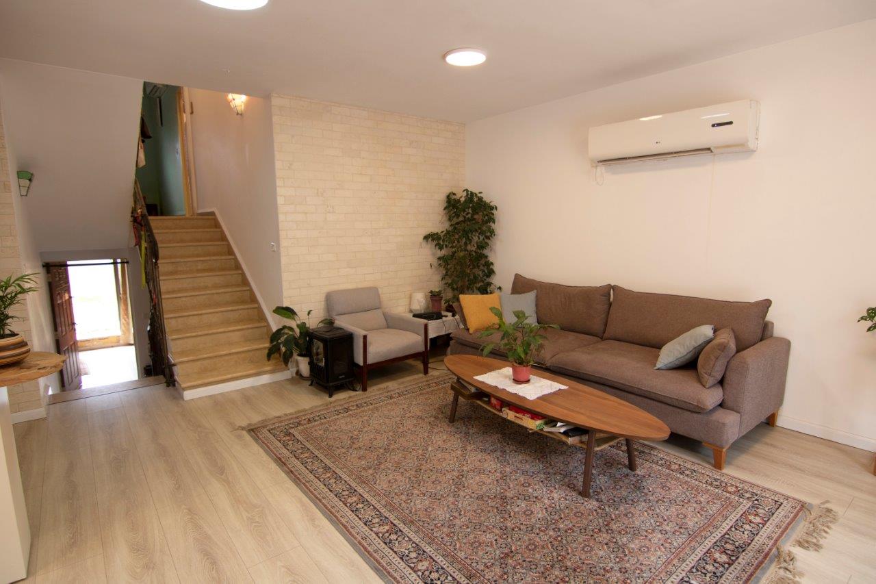 תמונה 2, בית פרטי 9 חדרים, www.yokra-estate.co.il עין הים חדרה