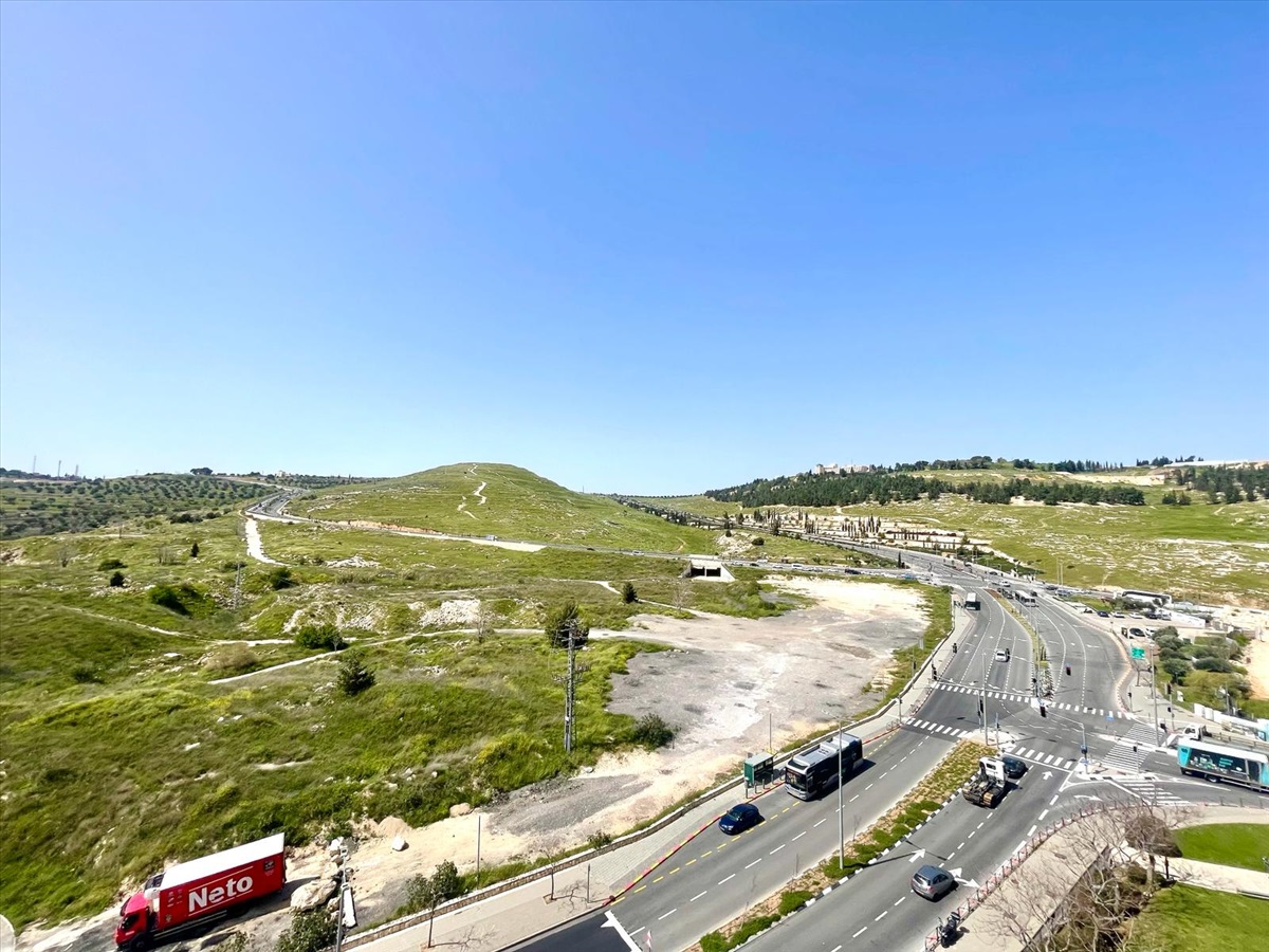 תמונה 1, דירה 5 חדרים, אריה ורשבסקי חומת שמואל הר חומה ירושלים