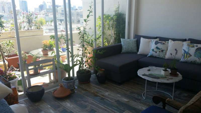 תמונה 3 ,דירת גג 2 חדרים להשכרה בתל אביב יפו הירקון חוף "מציצים"