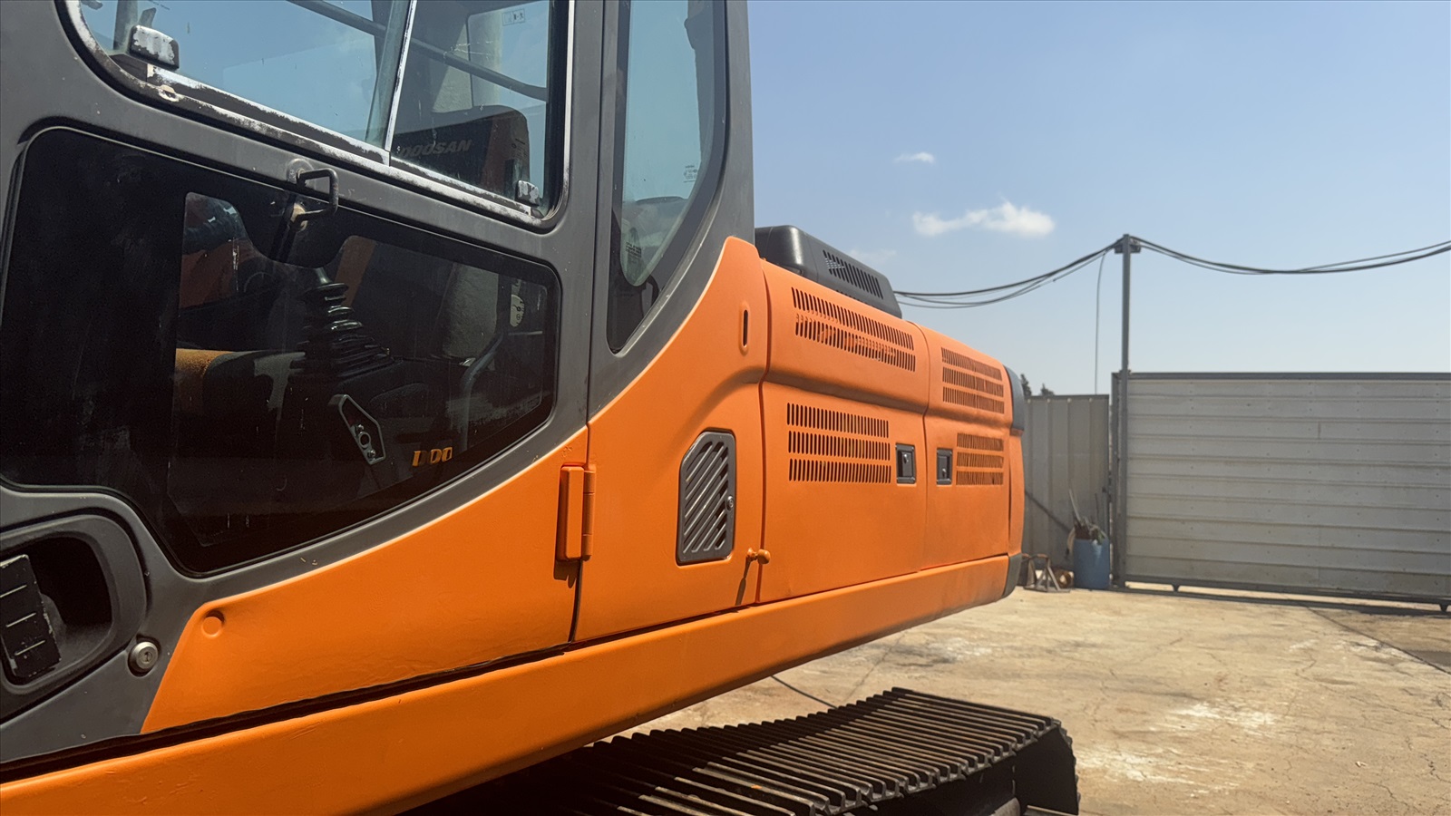 תמונה 4 ,Doosan 340 מחפר זחלי מודל 2014 רכב צמ"ה מחפר