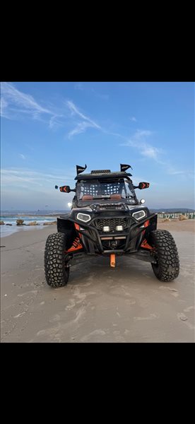 טרקטורונים באגי Rzr 900 xp 
