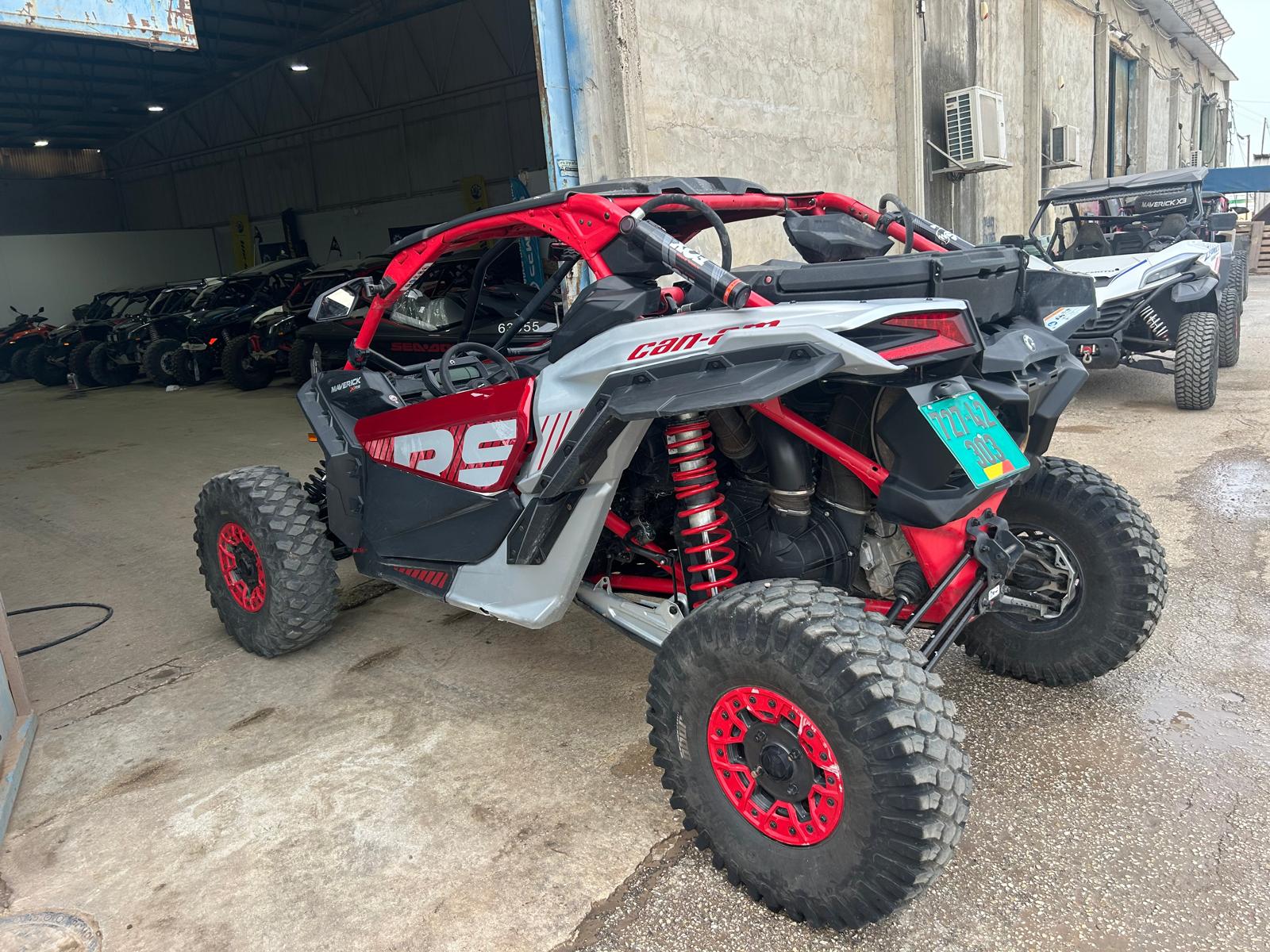 תמונה 1 ,MAVERICK X3 טרקטורונים בומברדיר/ קאן אם