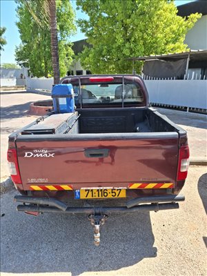 איסוזו 2X4 DMAX
 2004 יד 1 <br>      