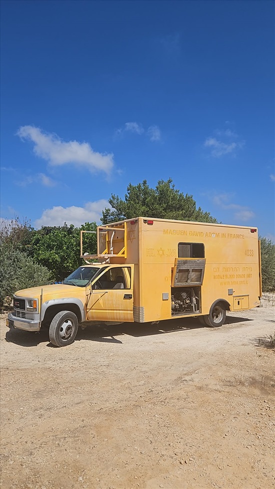 תמונה 1 ,ג'י. אם. סי / GMC
 סיירה 2X4
 יד 2 1998 81000 ק"מ