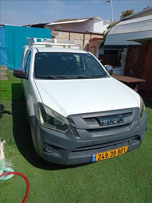 איסוזו 2X4 DMAX
 2017 יד  2 