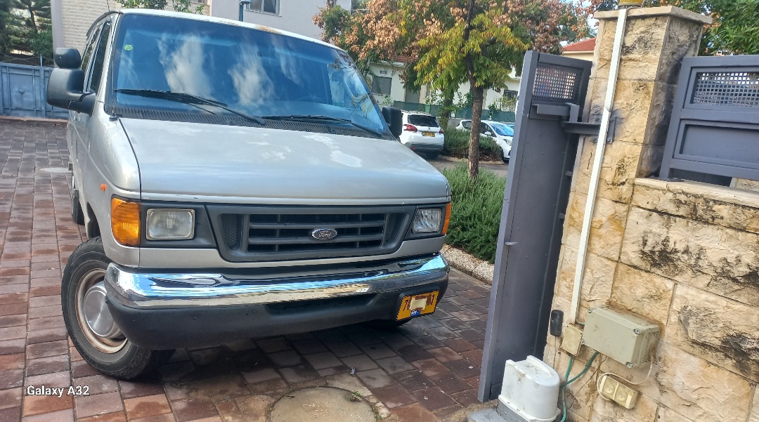 תמונה 1, פורד אקונוליין קצר
 יד 5 2003 | 409000 קמ