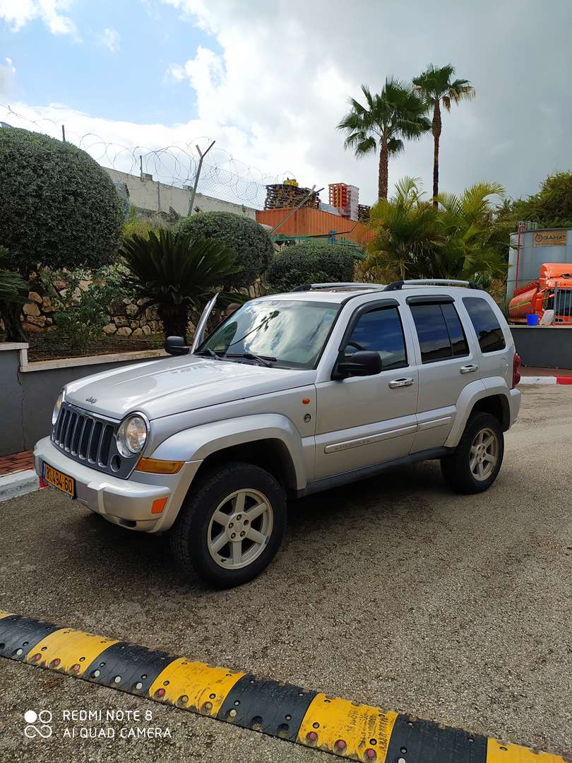 ג'יפ / Jeep
ליברטי 2006 יד 3