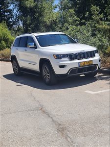 ג`יפ גרנד צ`ירוקי 2022 יד 2 <br>      